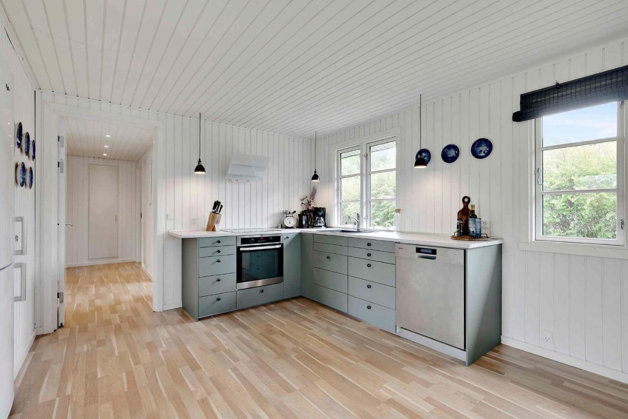 Nyistandsat Sommerhus Med Kaerlighed Og Sjael Kyndelose Exterior photo