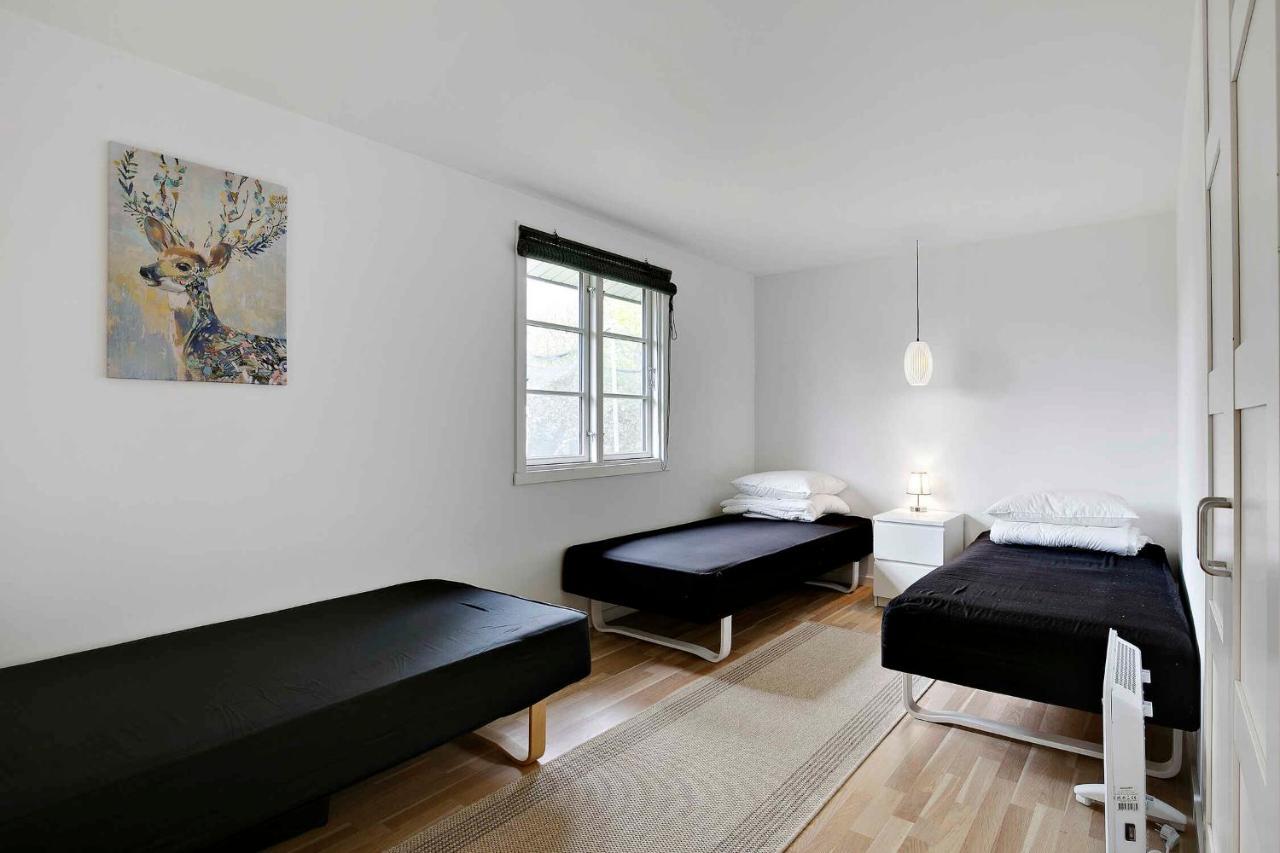 Nyistandsat Sommerhus Med Kaerlighed Og Sjael Kyndelose Exterior photo