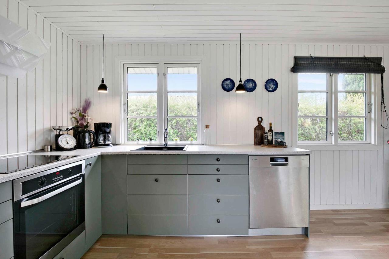 Nyistandsat Sommerhus Med Kaerlighed Og Sjael Kyndelose Exterior photo
